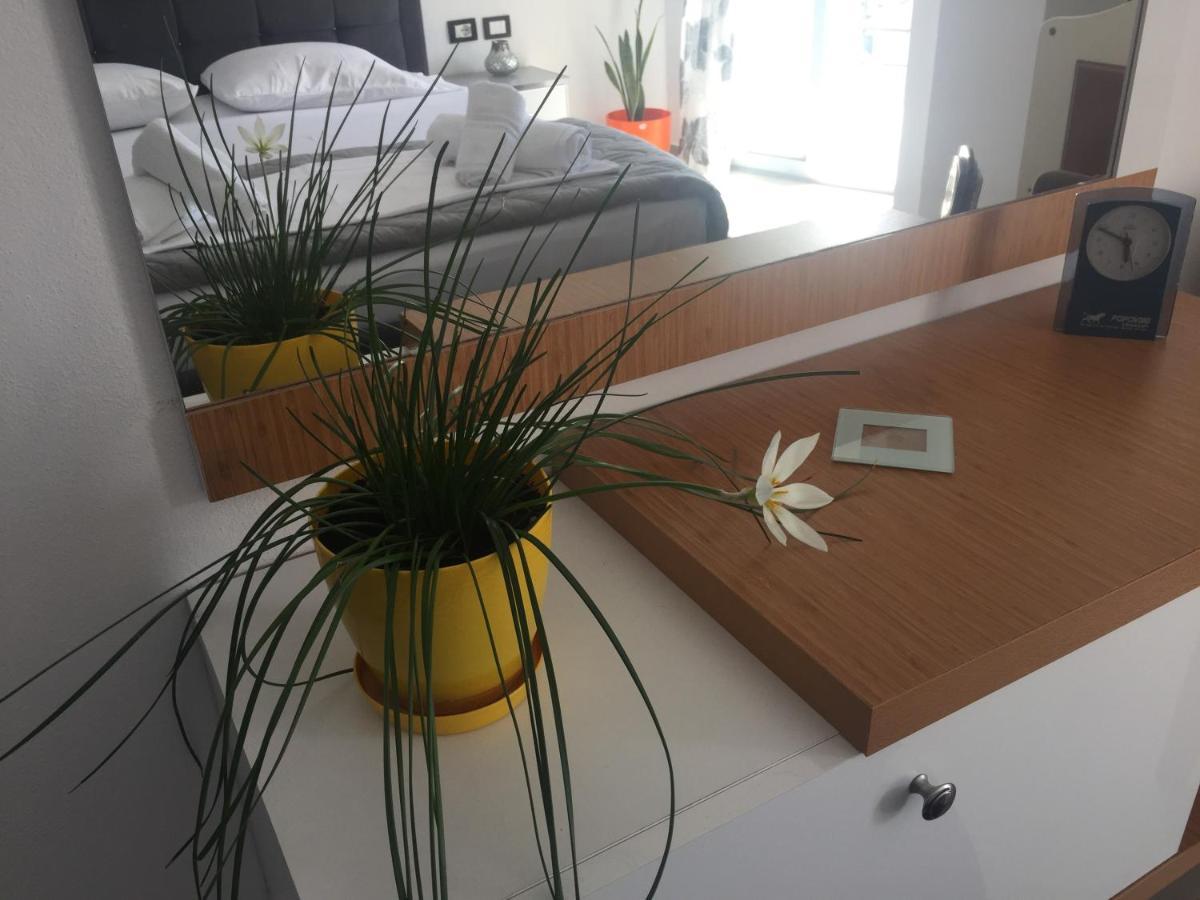 Guest'S Apartament 포그라데츠 외부 사진